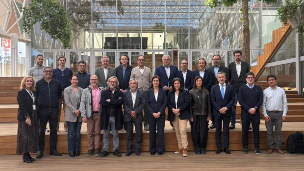 Las personas que participaron en la reunión en el polígono de A Piolla