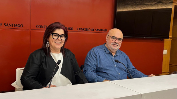 A concelleira de Deportes, Pilar Lueiro, presentou a VIII Gala do Deporte acompañada polo membro do xurado Manuel García Reigosa, nun acto celebrado este xoves