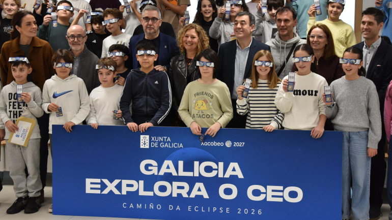 Foto de familia durante la presentación de la iniciativa