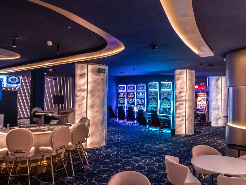 Interior del Casino Santiago