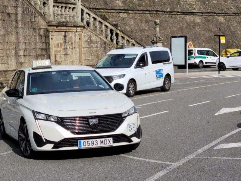 Taxis en Santiago de Compostela. Foto de Eladio Lois