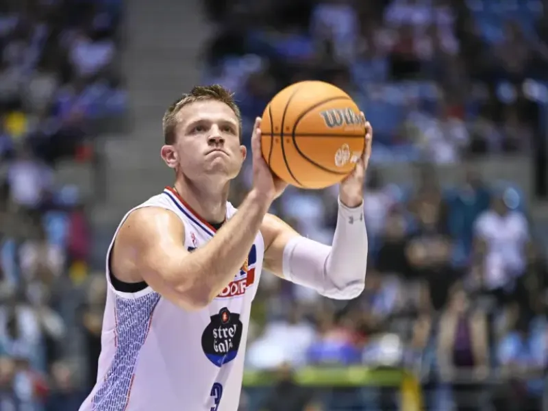 Brad Davison