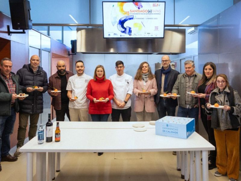 Foto de familia dos representantes das entidades organizadoras