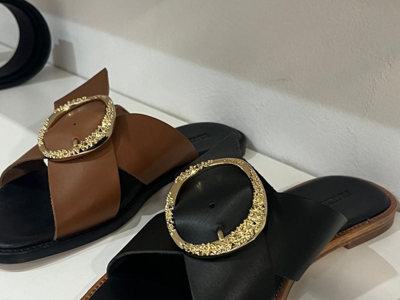 Varias de las sandalias de Jimenas 