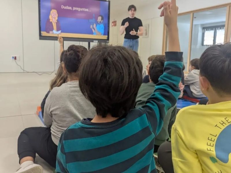 Momento do faladoiro celebrado no centro educativo de Ames