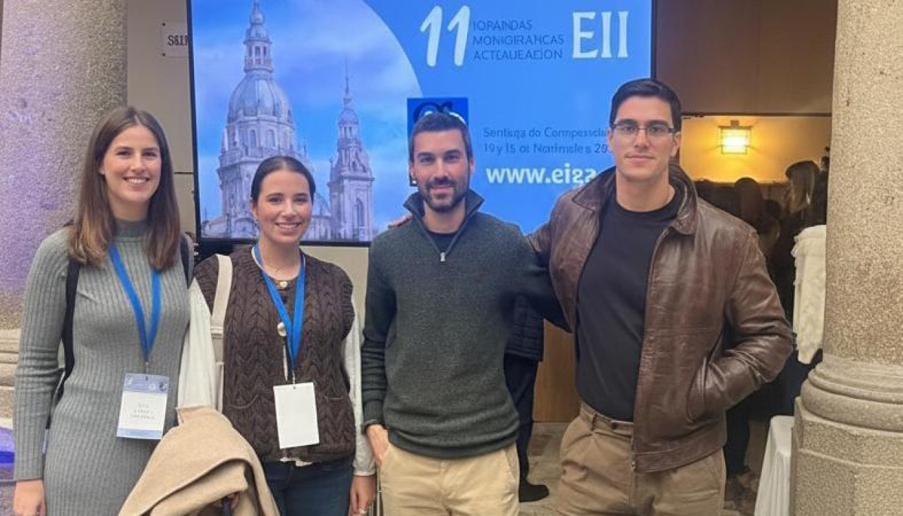 Os investigadores Elia Álvarez (SunRock), Javier Conde e Laura Arosa, doFIDIS; e Daniel Roca (Sun Rock) no congreso da Asociación Galega de EII