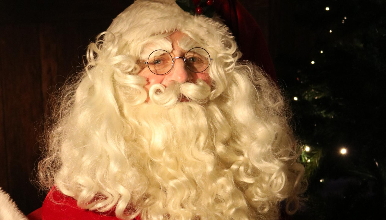 Papá Noel recibe las cartas de los niños en El Corte Inglés de Santiago