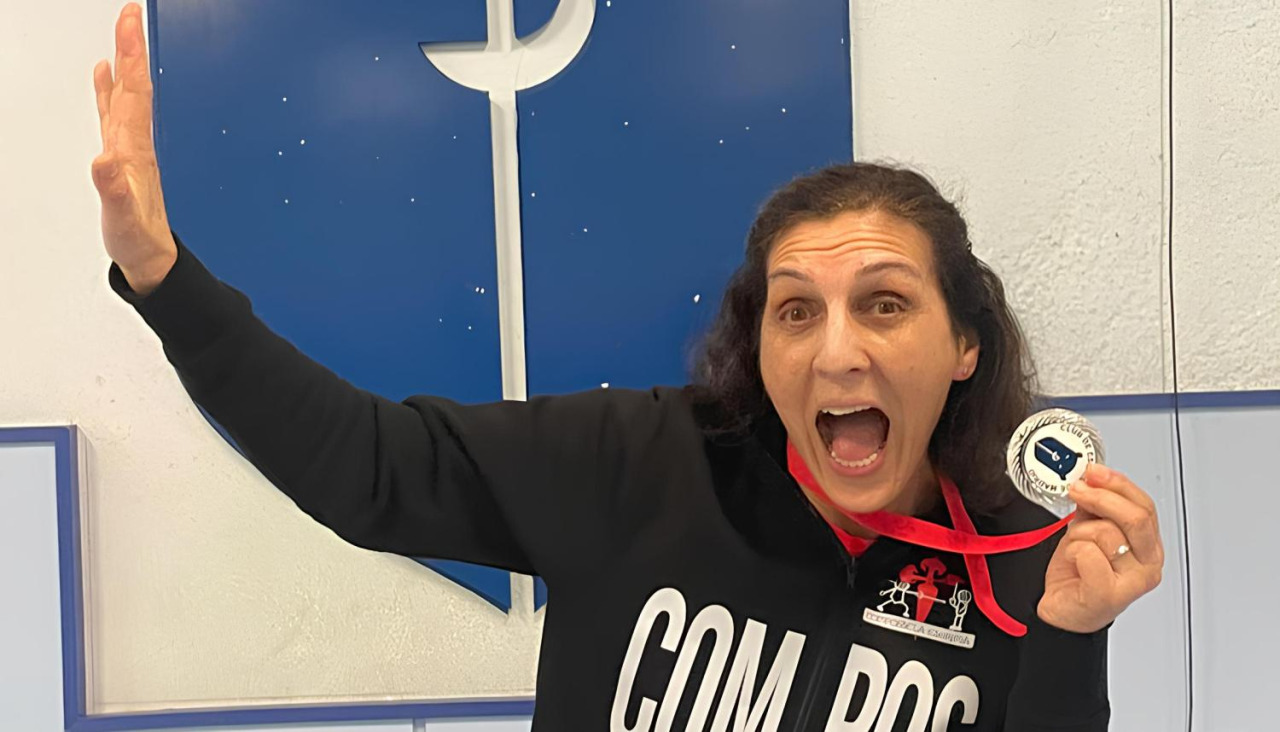 Araceli Bugallo posa con su medalla