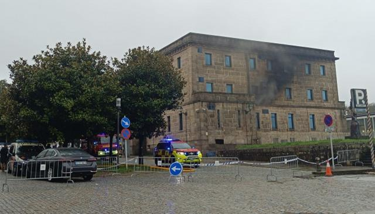 La policía deriva trámites a comisarías como A Coruña, Ferrol, Carballo, Ribeira y Lalín mientras no se recupera la actividad ordinaria