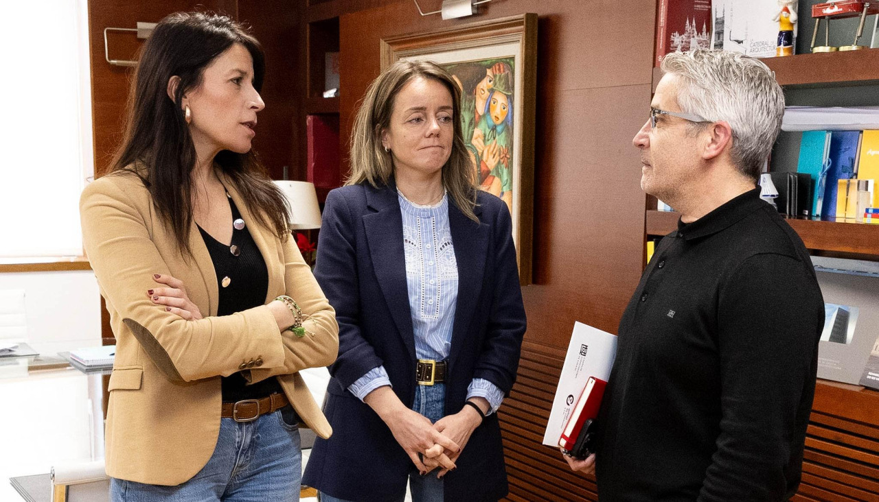Reunión entre la Xunta y representantes de la Asociación de Consumidores para abordar la situación de la AP-9