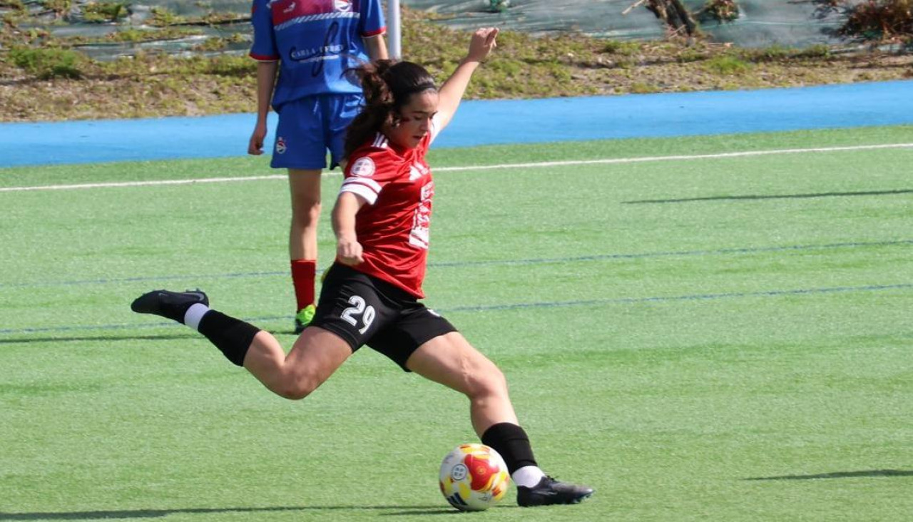 Catalina Pereira, jugadora del Victoria F.C., convocada con la selección gallega sub-16