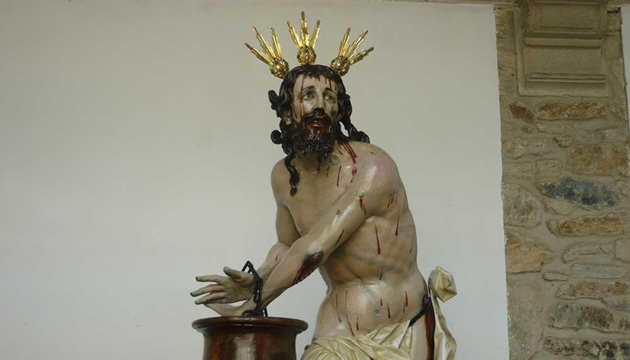 La talla reproduce fielmente la obra original del siglo XVII actualmente en restauración