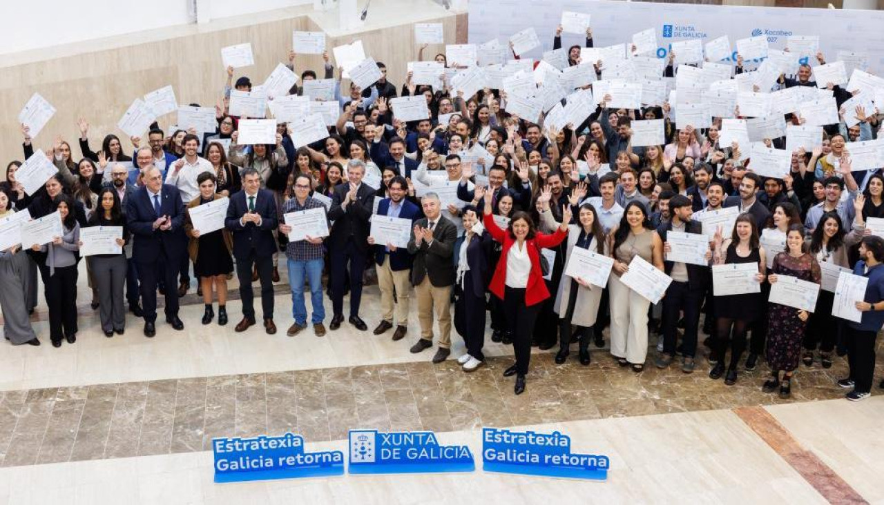 El presidente destacó que ocho de cada diez beneficiarios deciden quedarse en la comunidad tras finalizar sus estudios
