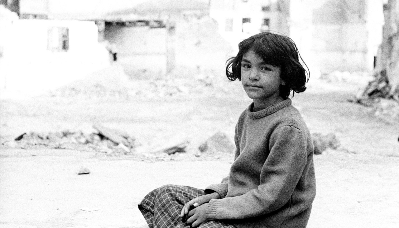 Os talleres, dirixidos a nenos e nenas de 6 a 12 anos, combinan visita guiada e creación artística