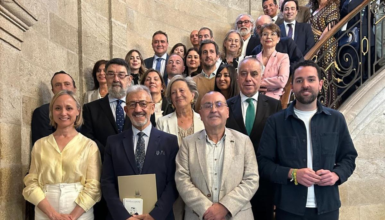Los y las galardonadas fueron recibidas en el Pazo de Raxoi