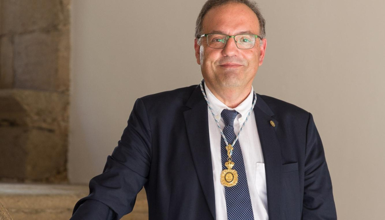 Gumersindo Feijoo, nuevo académico numerario de la RAGC, durante el acto de ingreso en Santiago.