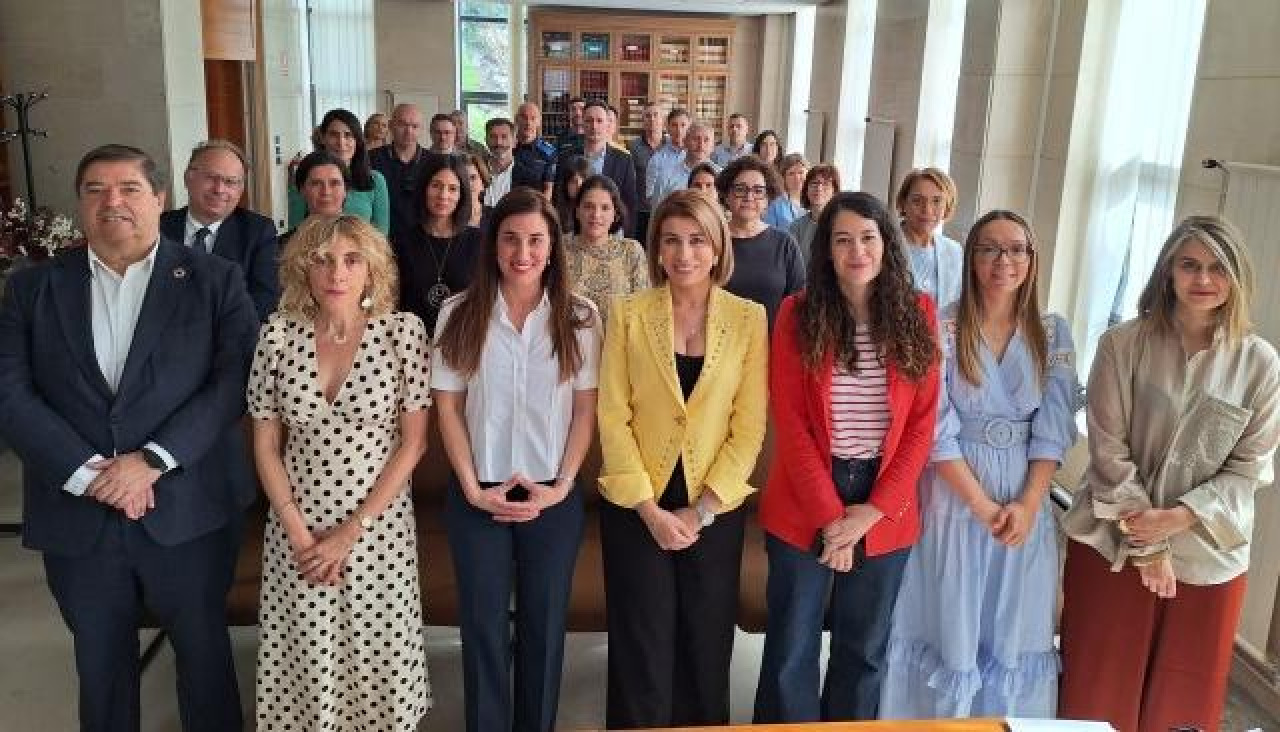 El nuevo grupo multidisciplinar buscará mejorar la coordinación institucional para actuar ante situaciones de violencia, abuso o vulnerabilidad que afecten a personas mayores