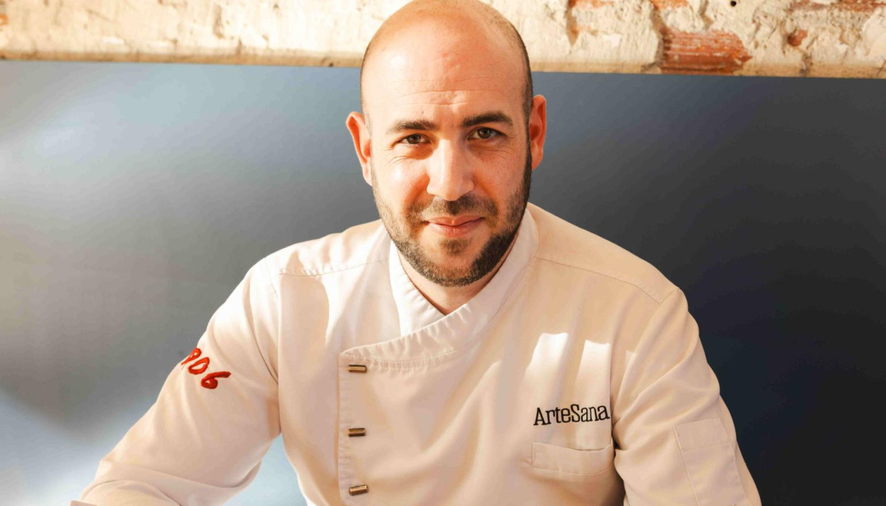 Rodrigo Seoane regresou a Galicia tras catorce anos en hoteis de cinco estrelas nas Baleares e actualmente é o xefe de cociña de Artesana Gastrobar