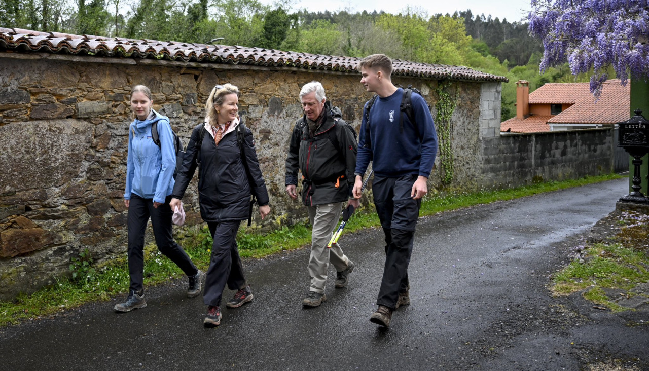 La Familia Real belga, en un tramo del Camino