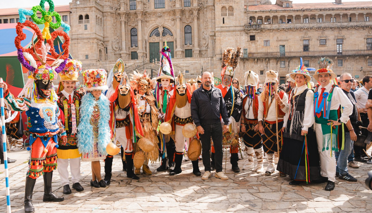 Desfile de Entroidos Tradicionais en Santiago (4)