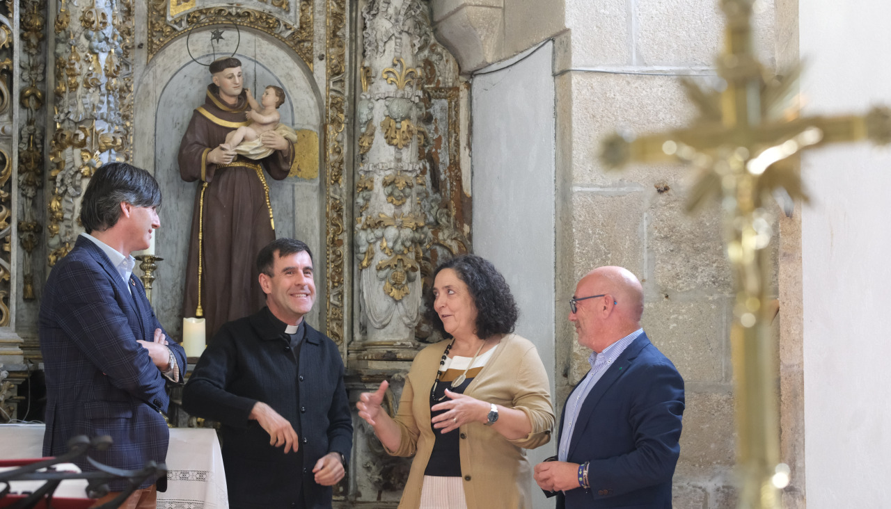 La delegada de la Xunta, Belén do Campo, durante la visita
