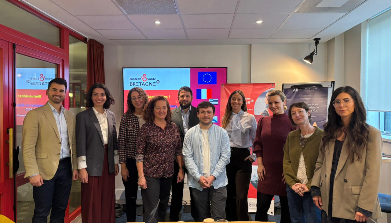 Foto de familia de los participantes en la misión comercial
