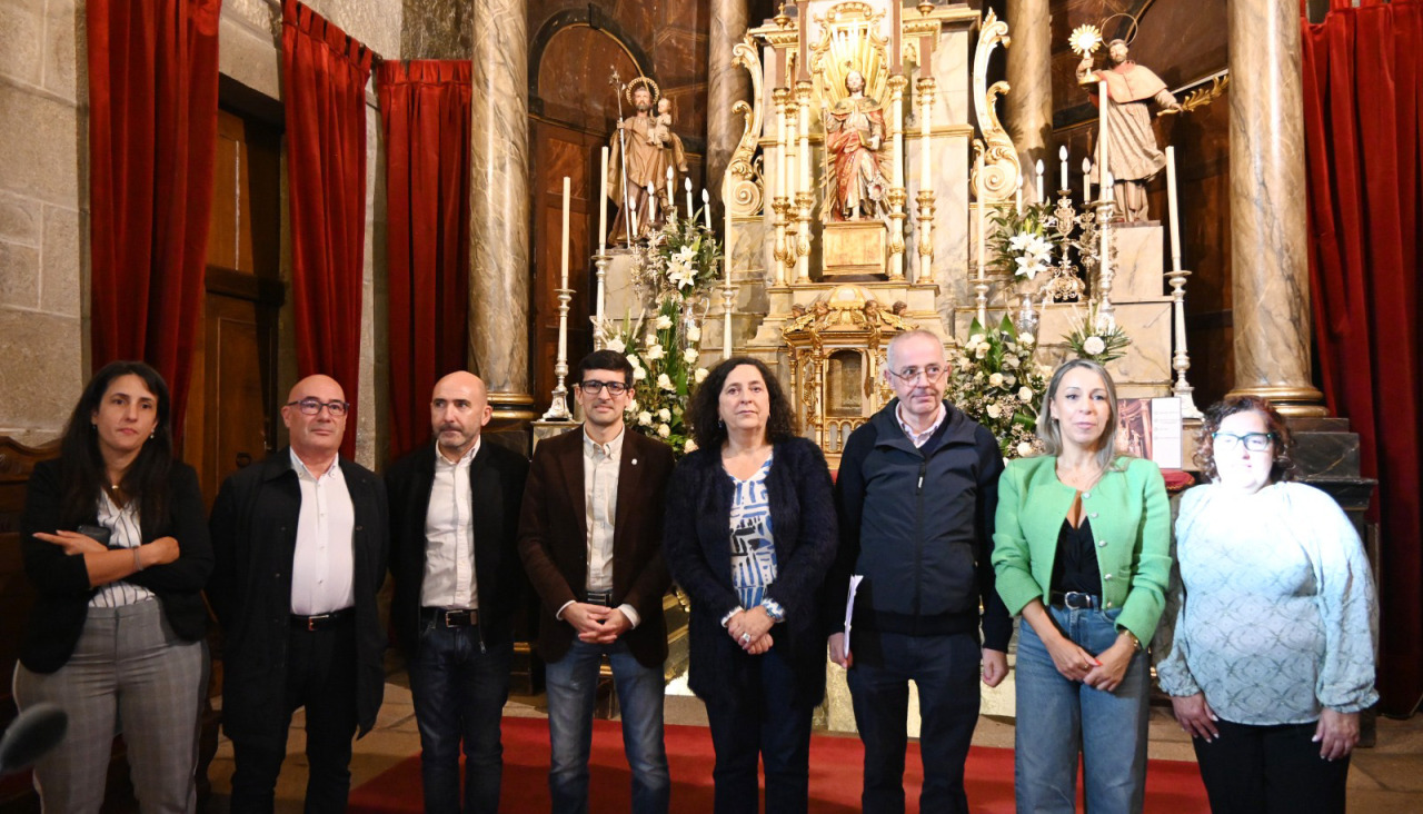 Foto de familia de los representantes de las entidades implicadas