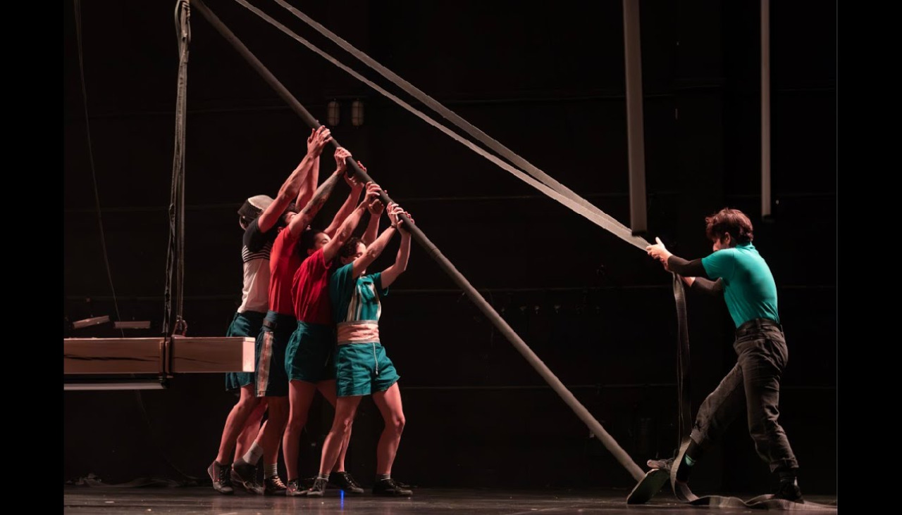 El Ateneu Popular 9 Barris llegará al Auditorio con Glatir, un espectáculo de circo popular que reinterpreta las tradiciones desde una mirada crítica