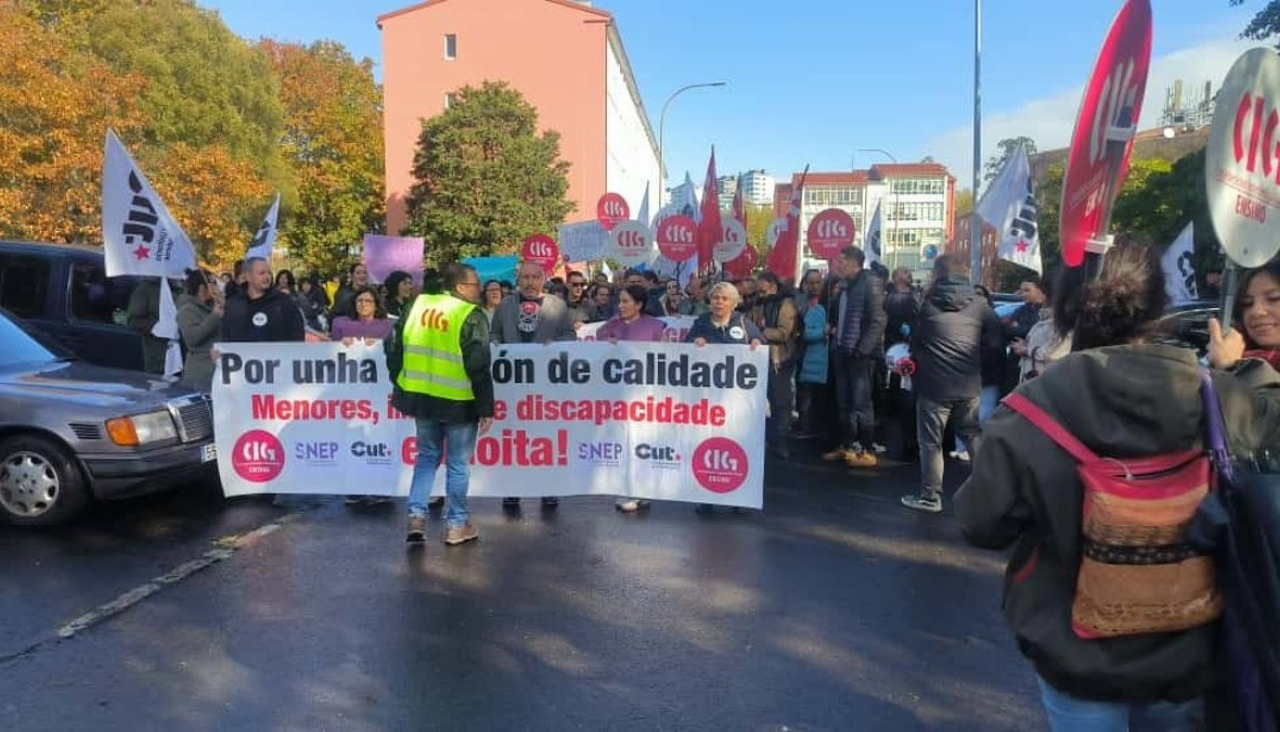 Concentración de profesionales de los sectores de discapacidad, menores y educación infantil en Santiago de Compostela