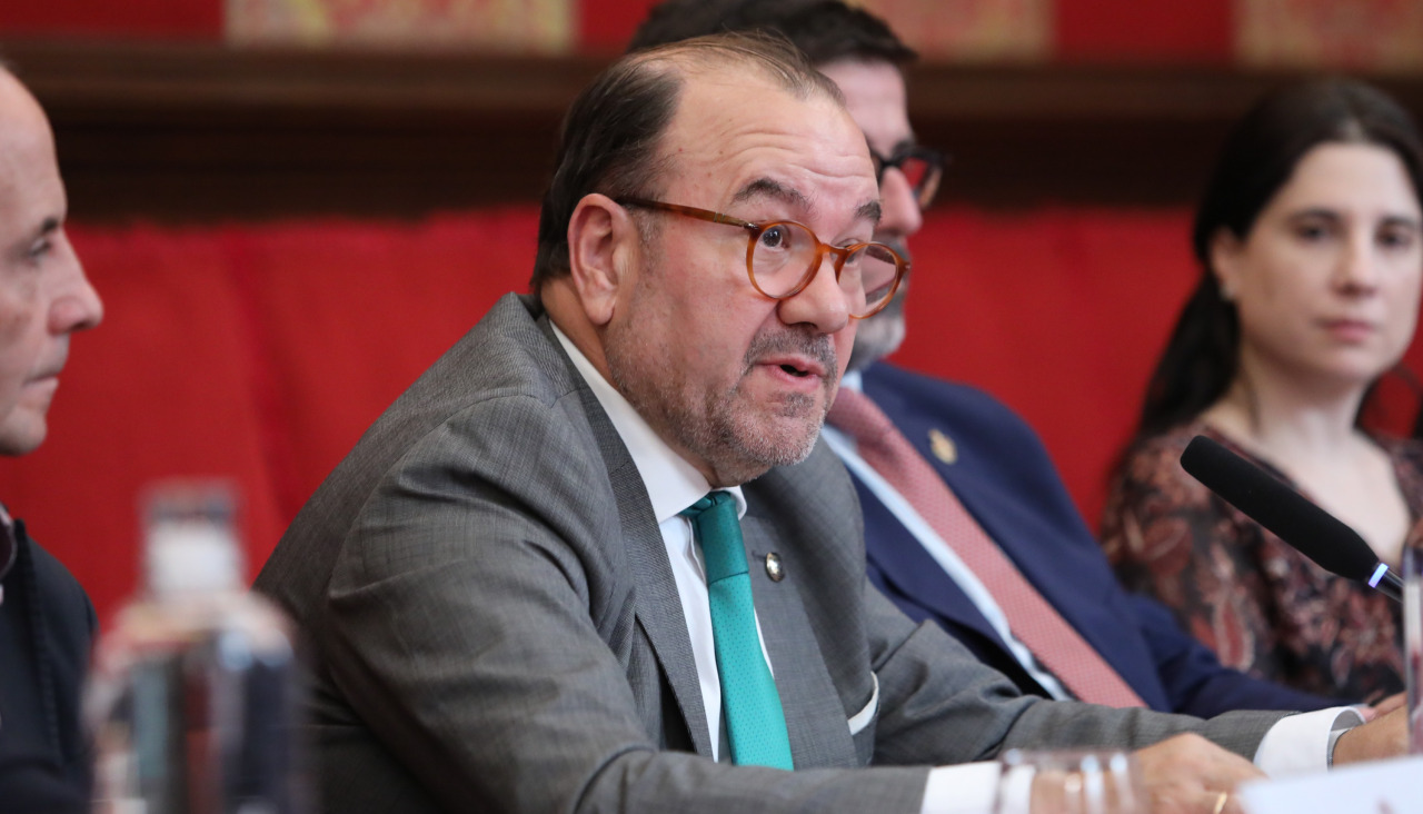 Antonio López en la reunión del  Grupo coa Conferencia de Reitores e Reitoras das Universidades Españolas