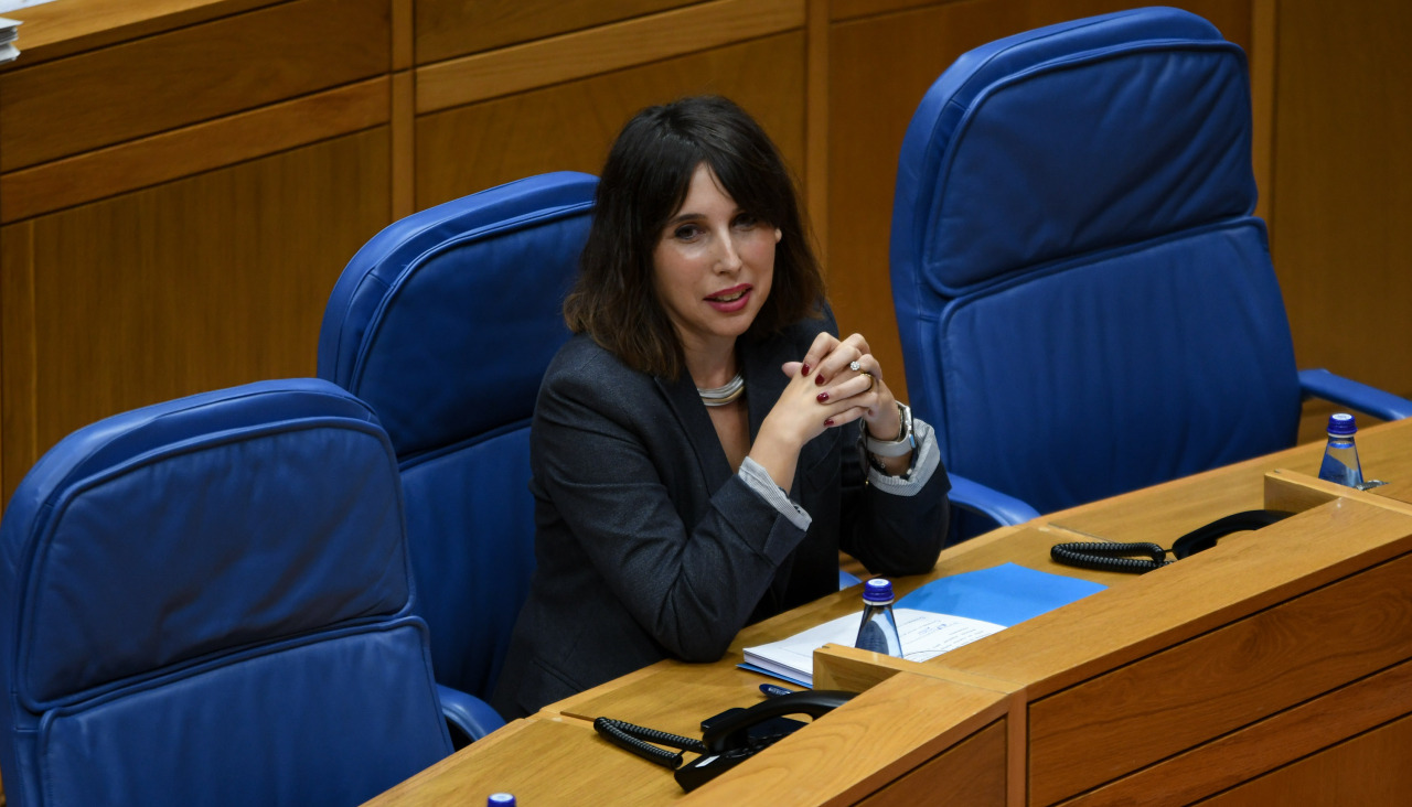 A conselleira de Economía e Industria, María Jesús Lorenzana, defende que “esta lei nace cun espírito transformador e cunha idea moi clara: converter a riqueza natural de Galicia en riqueza social”