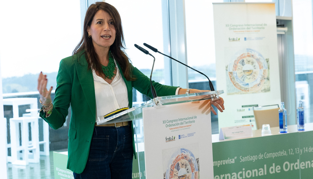 La conselleira de Vivenda e Planificación de Infraestruturas, María Martínez Allegue, durante la inauguración del XII Congreso Internacional de Ordenación del Territorio (CIOT), en Santiago de Compostela