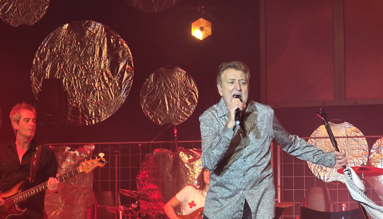 Manolo García, durante el concierto en el Palacio de Congresos
