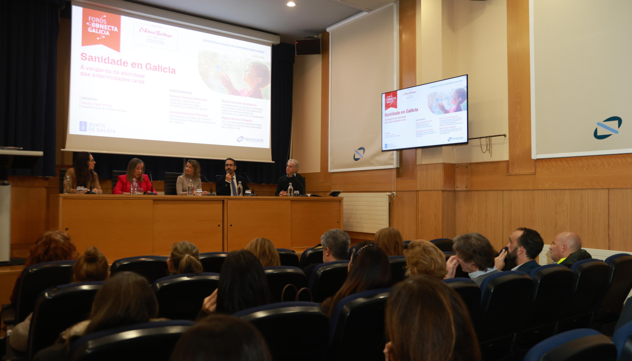Vista general del Foro Conecta Galicia celebrado en el salón de actos de la Autoridad Portuaria
