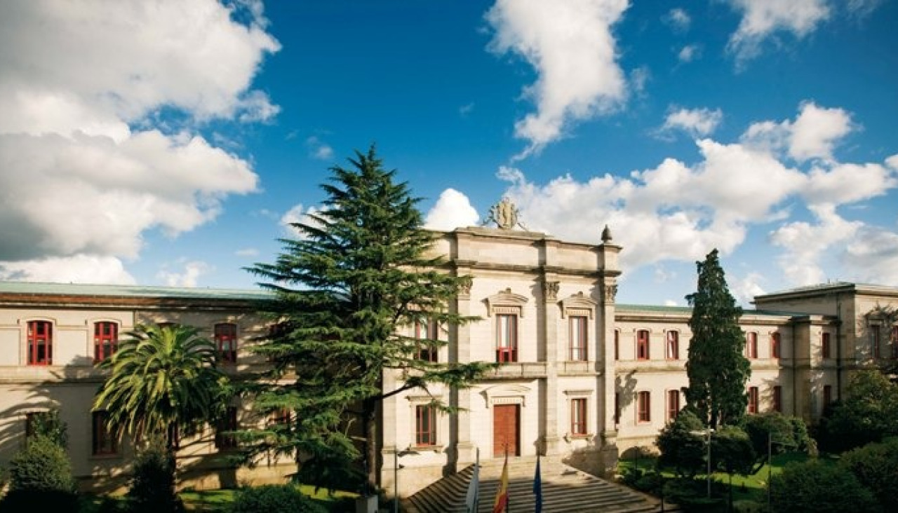 fachada del parlamento de galicia