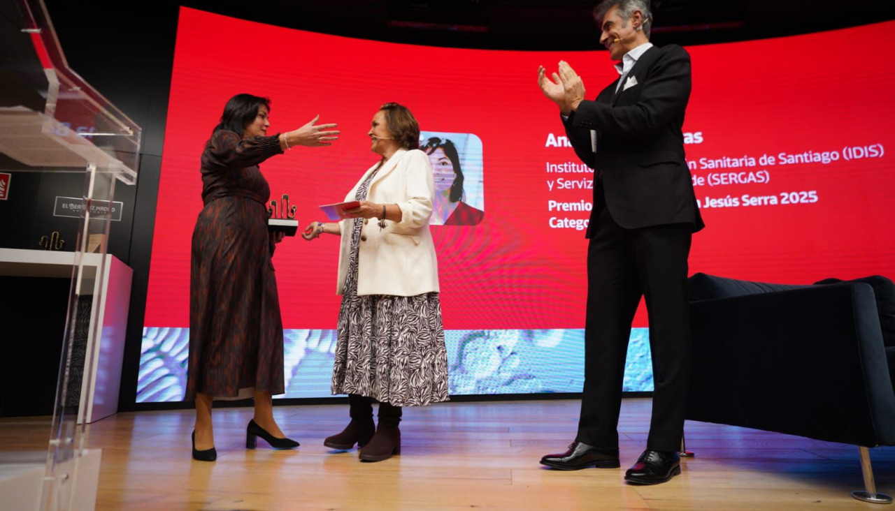 Ana Belén Crujeiras recoge el galardón en la categoría de Investigación Clínica por su estudio sobre cáncer de mama y obesidad