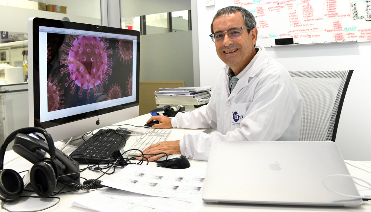 El catedrático de la Facultad de Medicina de Santiago, Antonio Salas