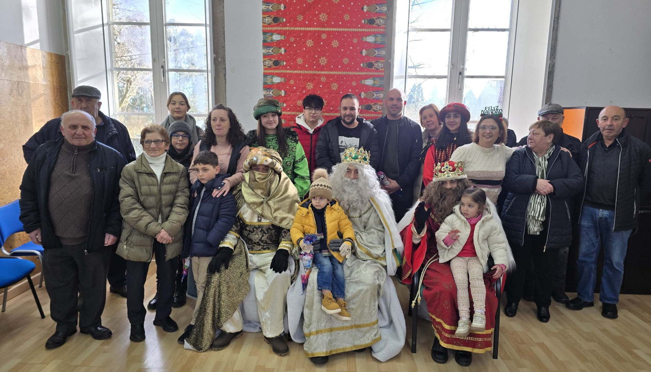 Visita dos Reis Magos ás parroquias da parte alta de Brión e a diferentes recursos municipais durante a xornada da mañá
