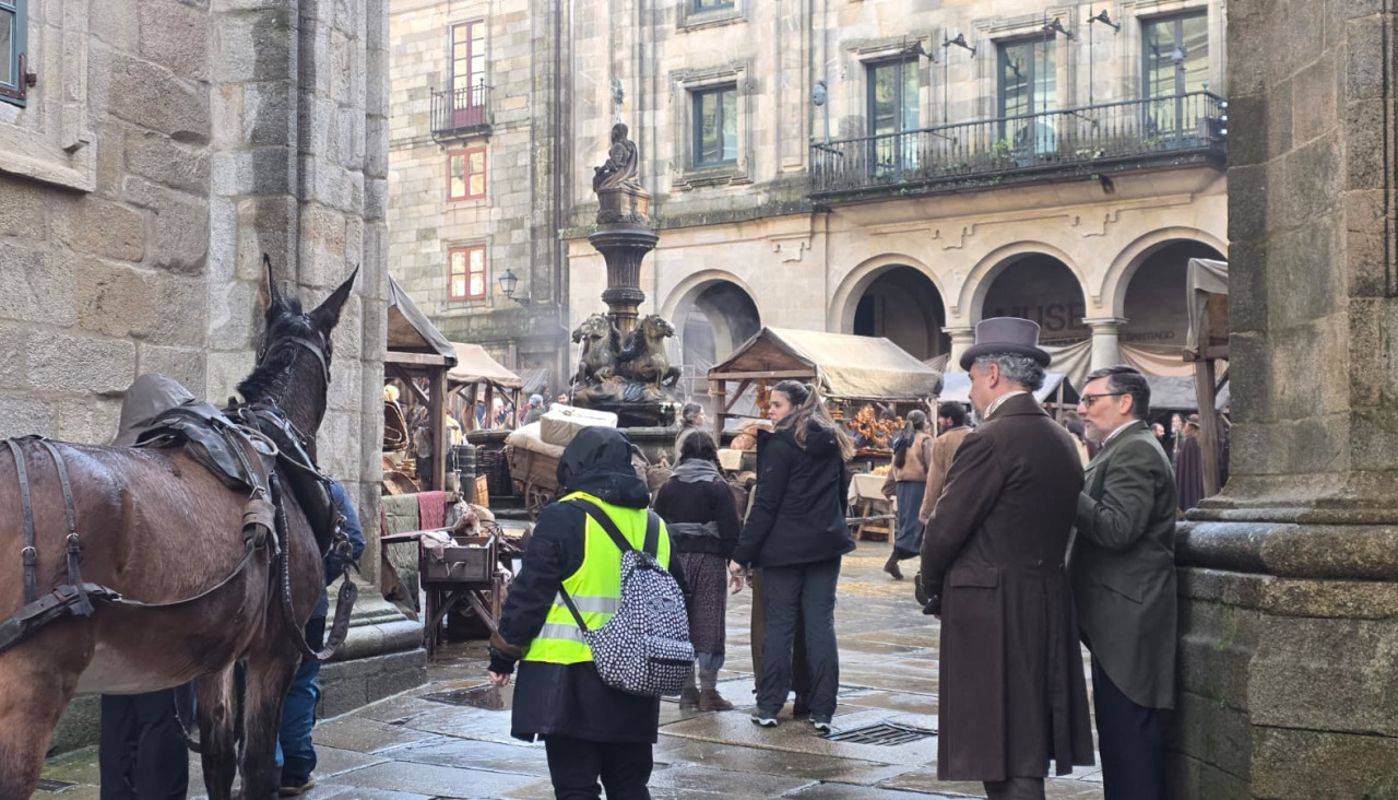 Preparativos técnicos durante la grabación de la nueva producción de Netflix en el casco histórico