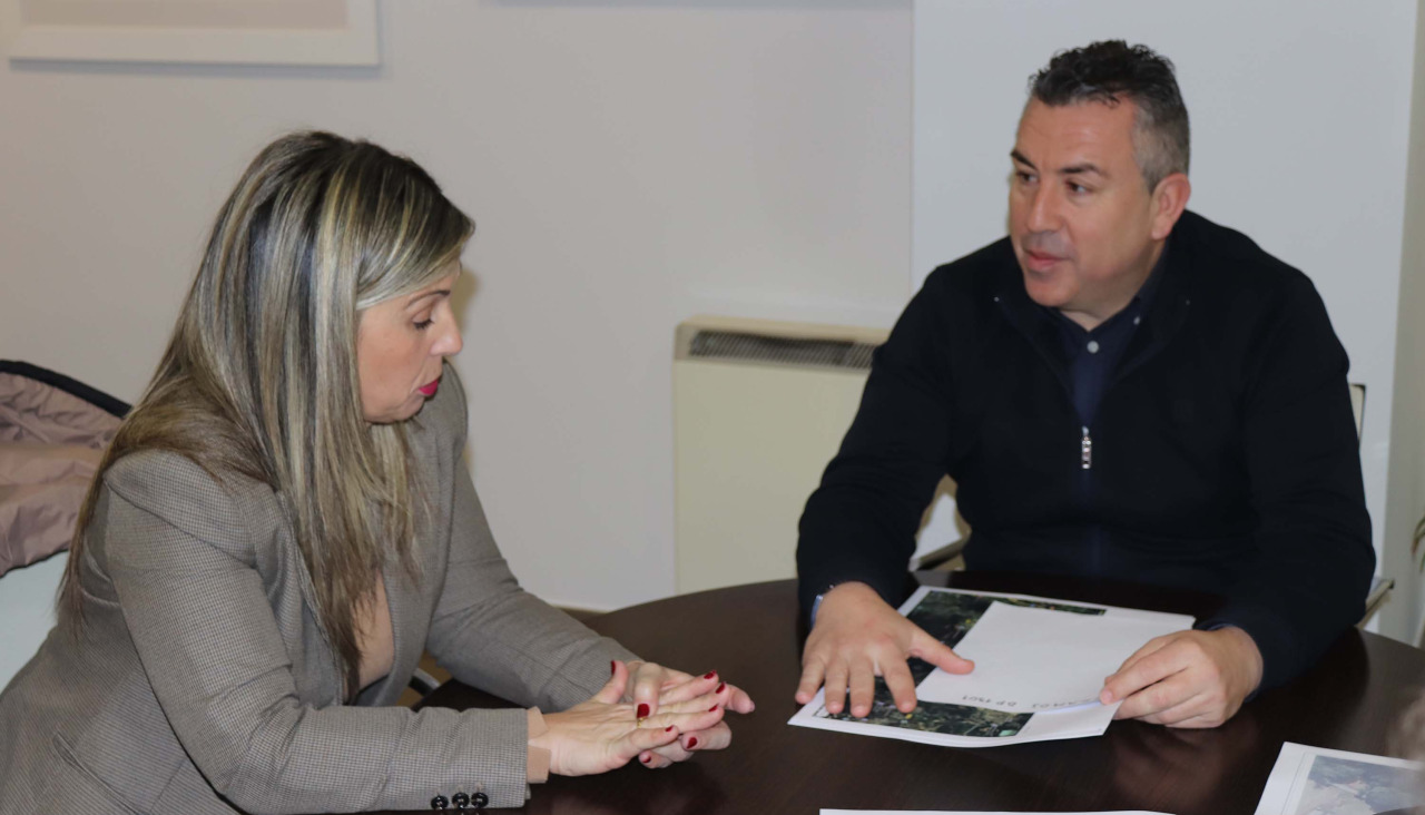 Reunión entre el alcalde de Brión y la diputada de Infraestruturas Viarias para avanzar en el proyecto