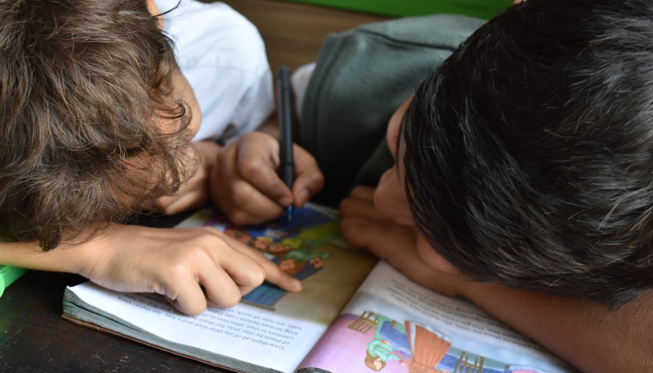 A mostra de ilustracións e actividades da XX Campaña Municipal de Animación á Lectura forma parte da programación educativa do Concello de Santiago