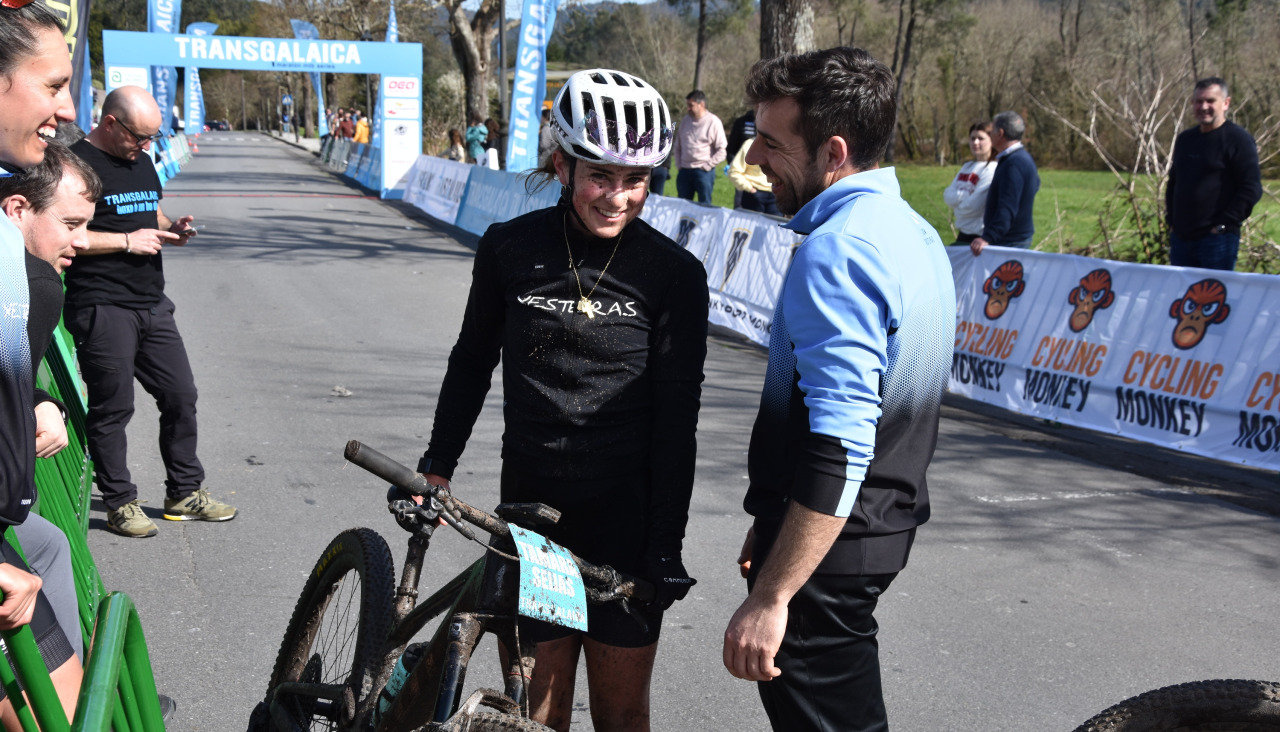 La ganadora femenina, Tamara Seijas Fernández, en el recorrido de 64 kilómetros con 1.600 metros de desnivel