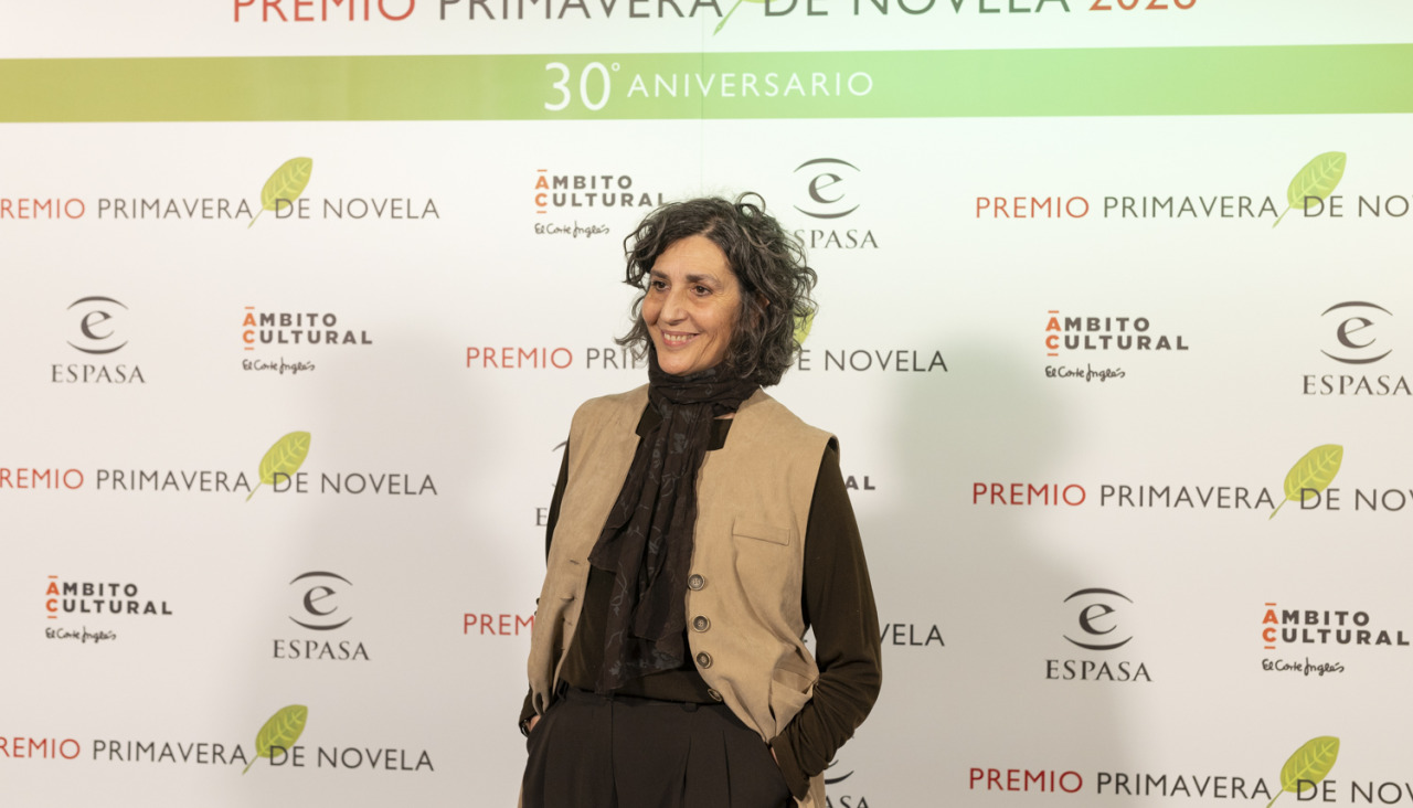 La autora Elvira Mínguez, ganadora del Premio Primavera de Novela 2026 por 'La educación del monstruo'