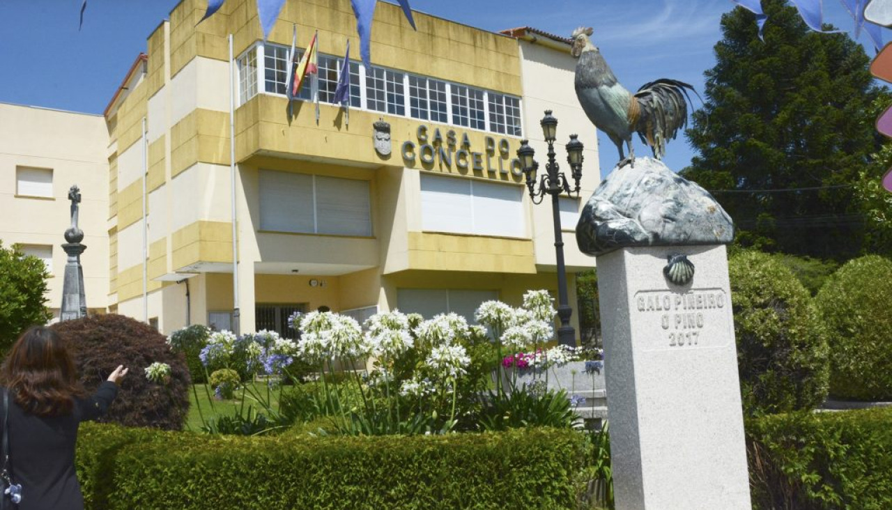 Casa consistorial de O Pino