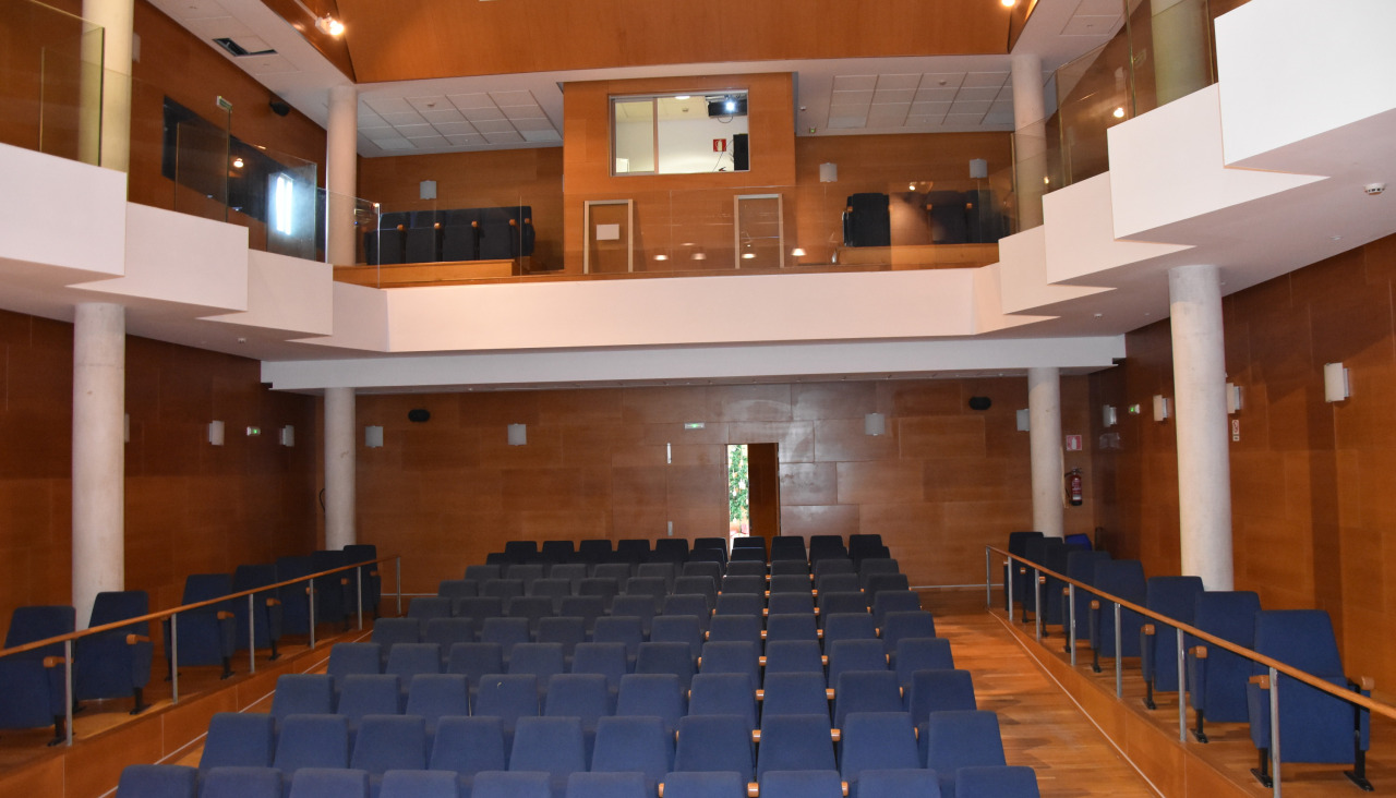 La Casa da Cultura do Milladoiro acoge el regreso del Ames Cultural con una obra centrada en la violencia machista