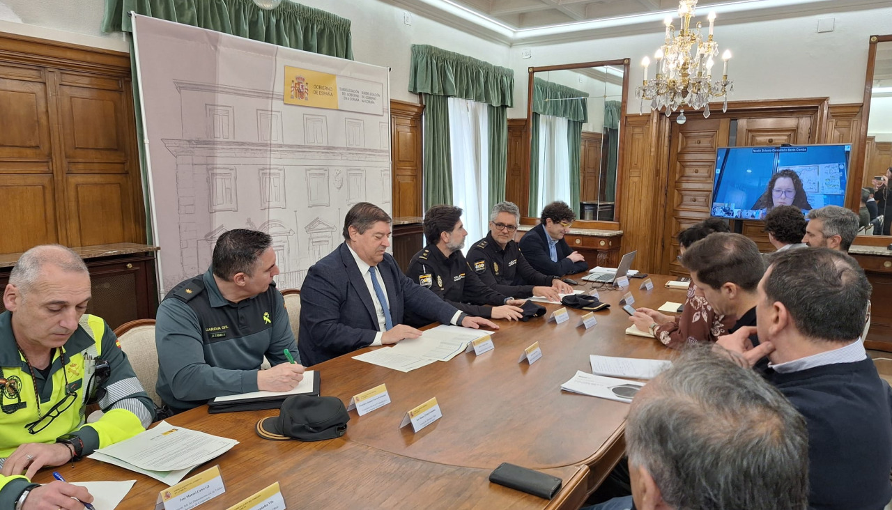 Reunión de coordinación entre la Subdelegación del Gobierno y los concellos del área de Santiago para planificar el operativo del eclipse de agosto de 2026