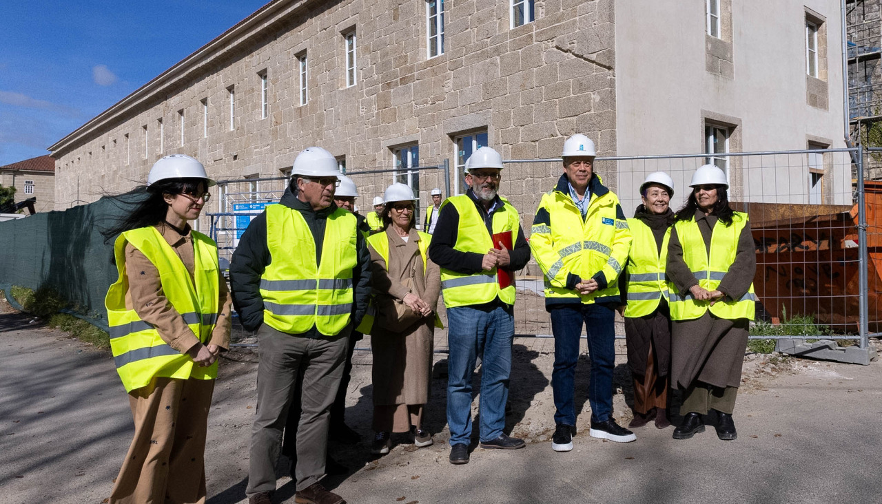 El conselleiro de Sanidade, Antonio Gómez Caamaño, visitó las obras del centro de salud de Conxo