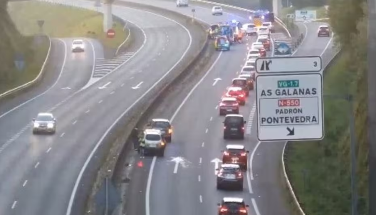 Retenciones en la AG-56 tras los dos accidentes registrados a primera hora