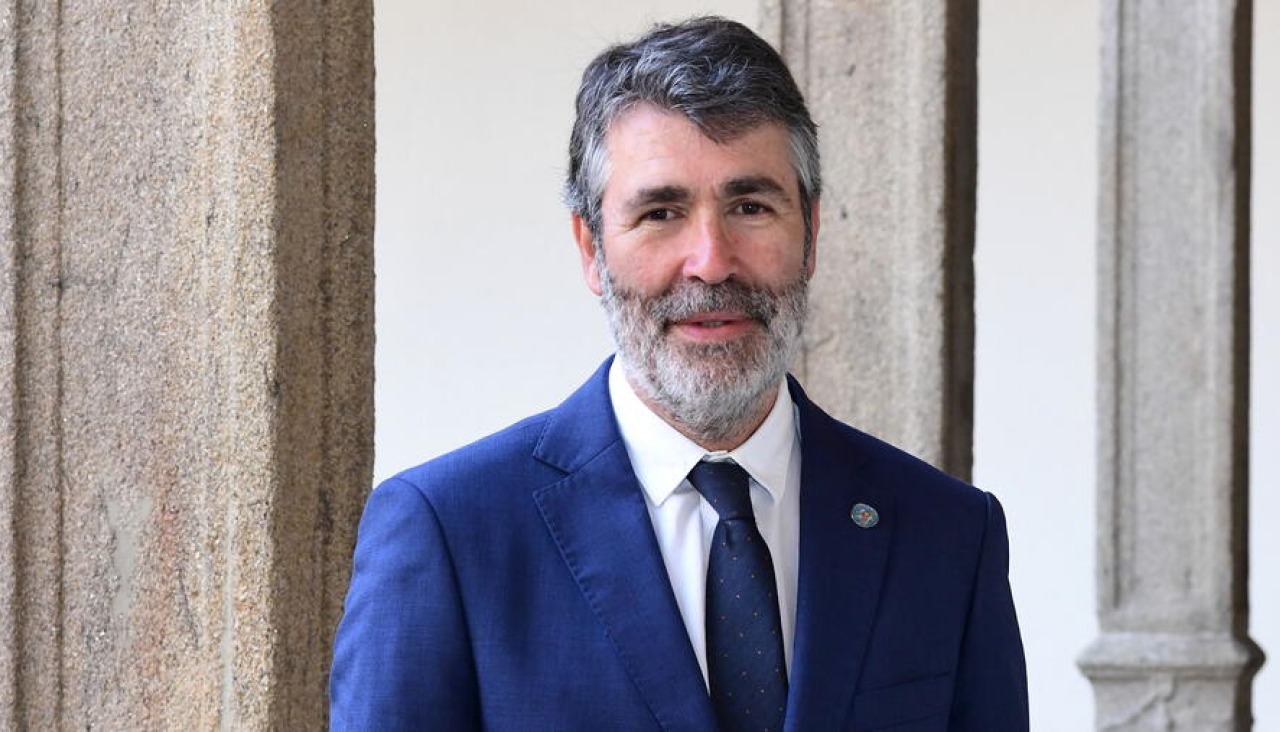 O novo responsable da xerencia da USC conta cunha ampla traxectoria na administración pública, con cargos na Universidade da Coruña, no Concello coruñés e na Xunta de Galicia