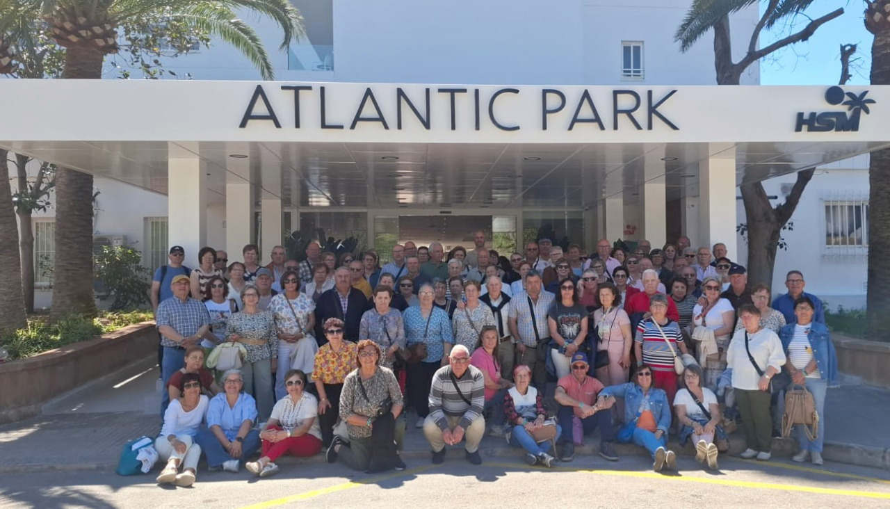 Grupo de mayores de Rois durante su viaje anual en Mallorca